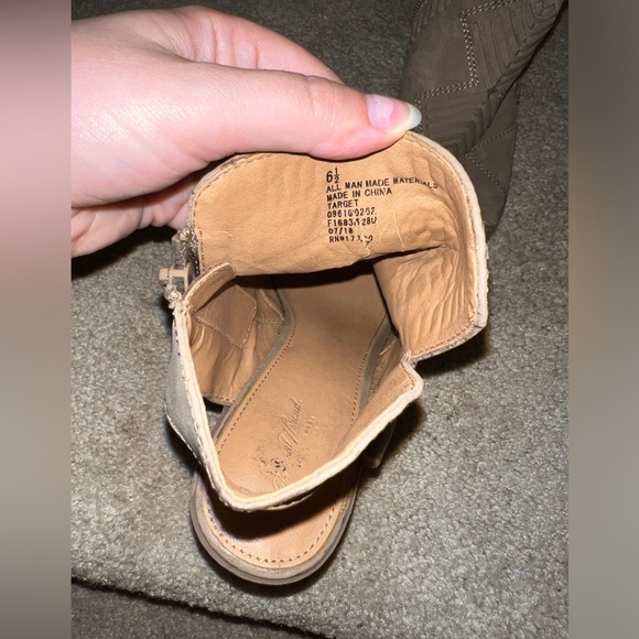 Heels - Picture 5 of 7